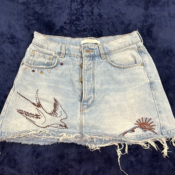 Zara fabulous one of a kind skirt! Different areas on embroidery embellish - Picture 2 of 5